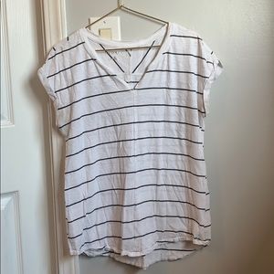 Half shoulder sleeve neckline slit T-shirt